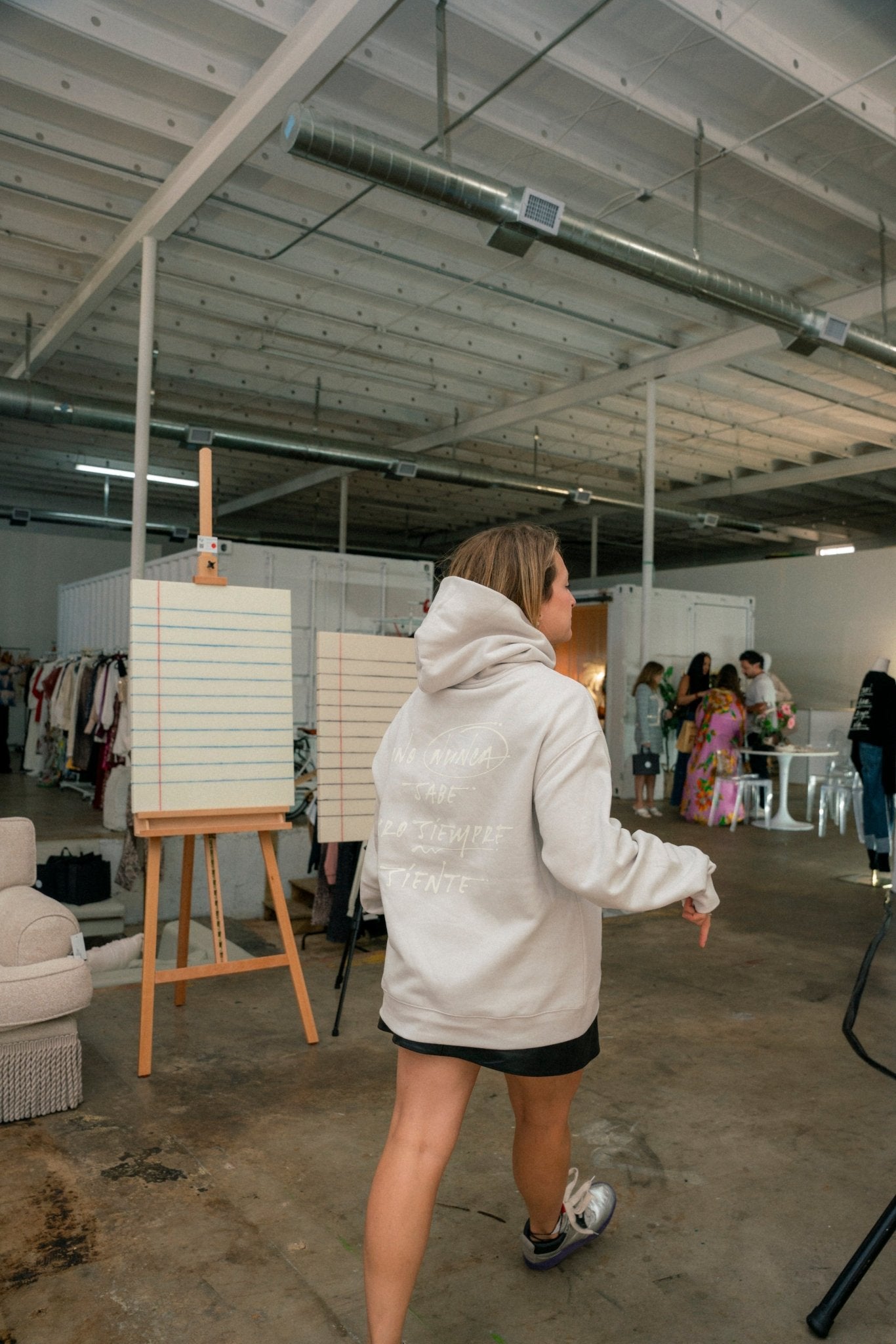 Uno Nunca Sabe Hoodie - Camilo Rojas Shop