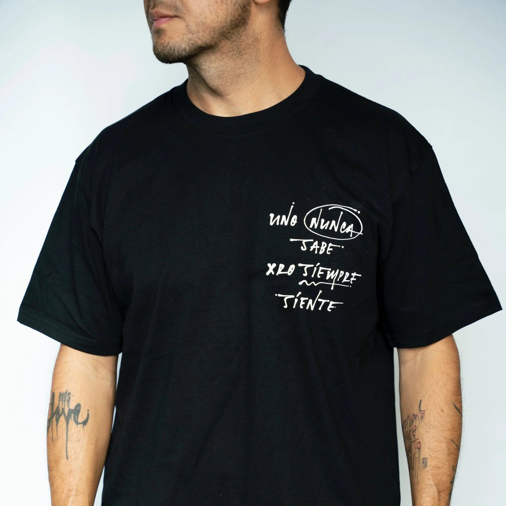 Uno nunca sabe Tshirt - Camilo Rojas Shop